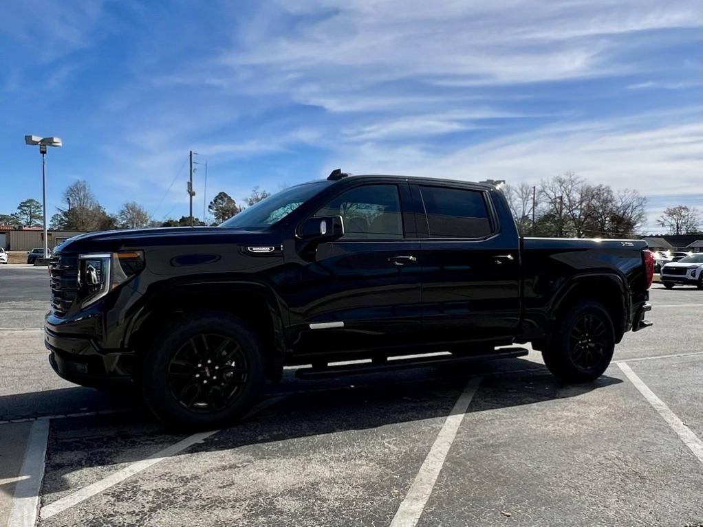 new 2025 GMC Sierra 1500 car, priced at $59,275