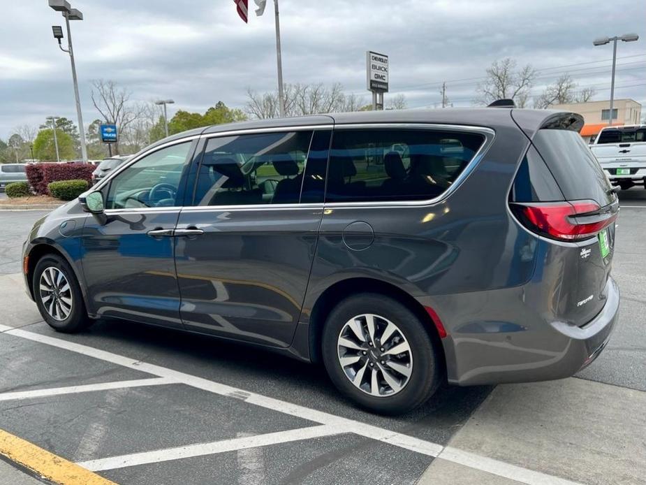 used 2022 Chrysler Pacifica Hybrid car, priced at $23,897