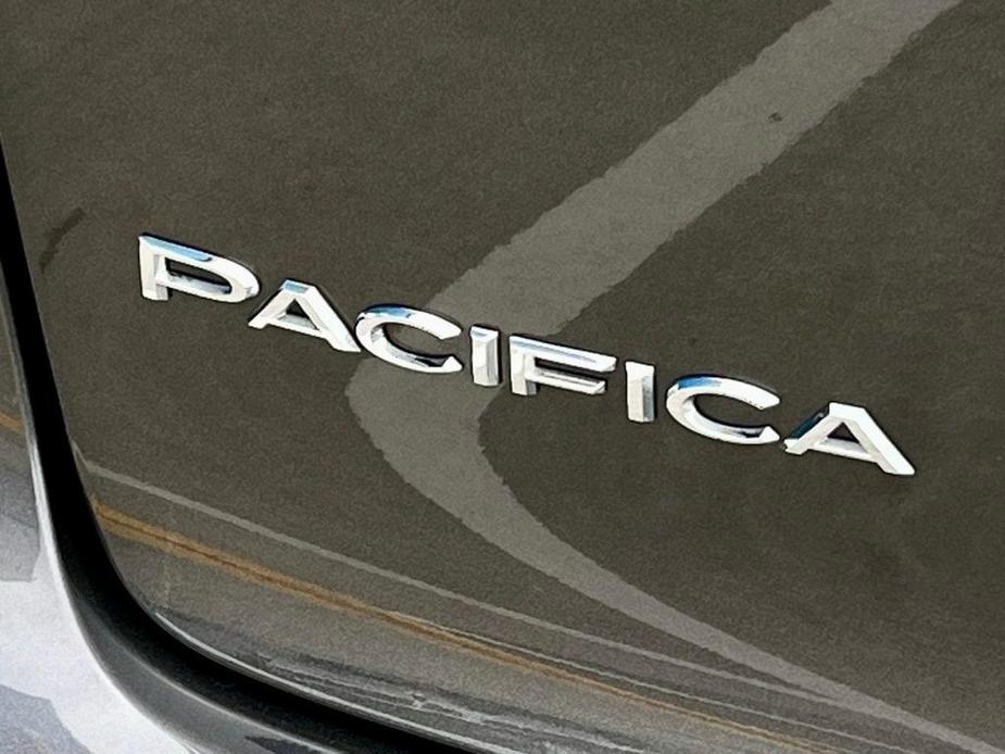 used 2022 Chrysler Pacifica Hybrid car, priced at $23,897
