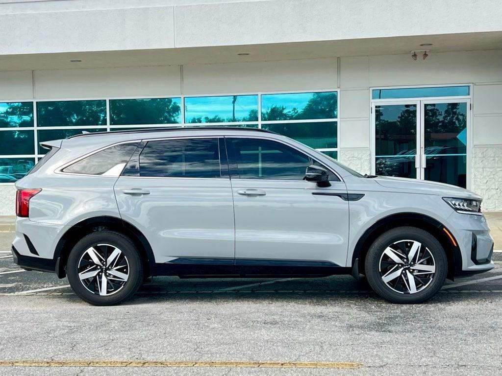 used 2022 Kia Sorento car, priced at $26,495