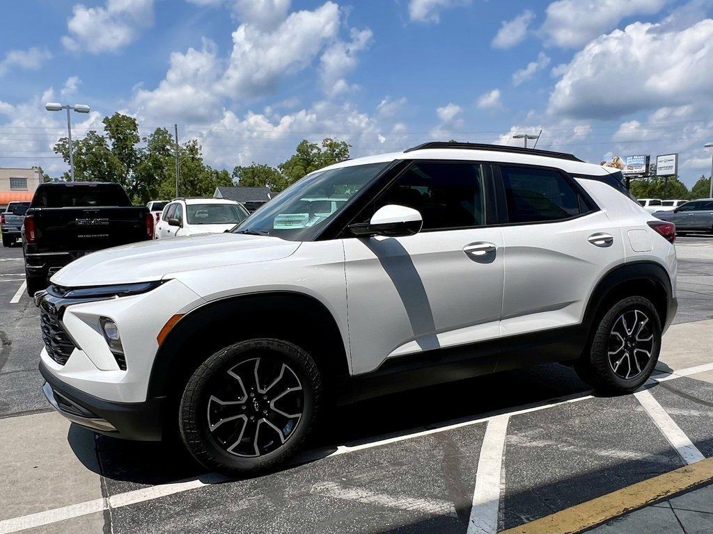 new 2025 Chevrolet TrailBlazer car, priced at $28,035