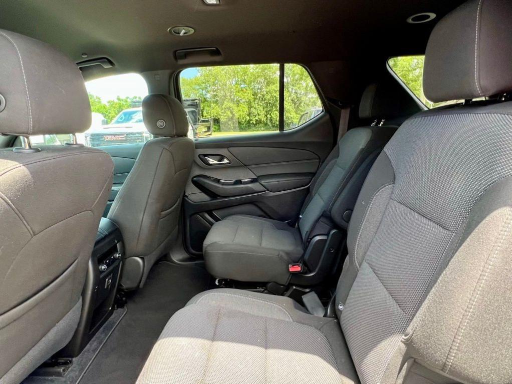 used 2023 Chevrolet Traverse car, priced at $28,444