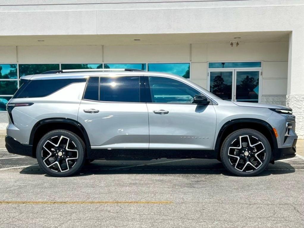new 2025 Chevrolet Traverse car, priced at $55,145