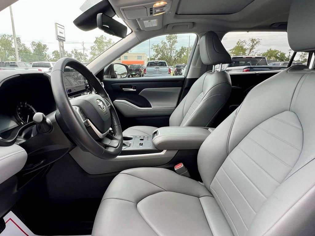 used 2023 Toyota Highlander car, priced at $37,995