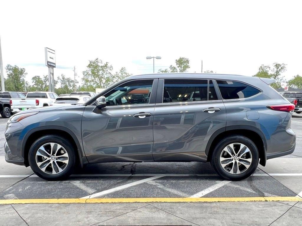 used 2023 Toyota Highlander car, priced at $37,995