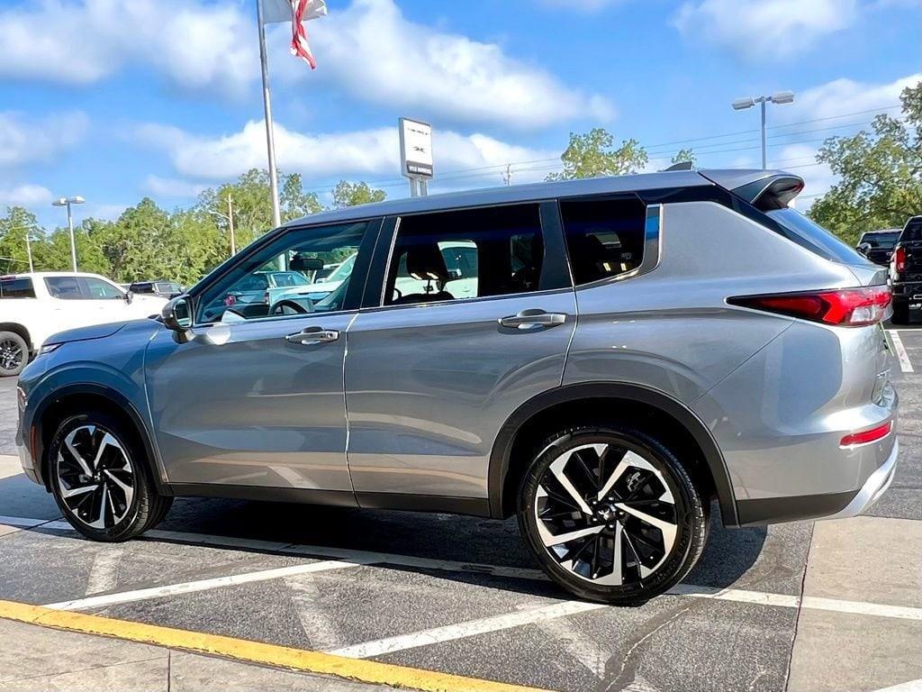 used 2024 Mitsubishi Outlander car, priced at $25,888