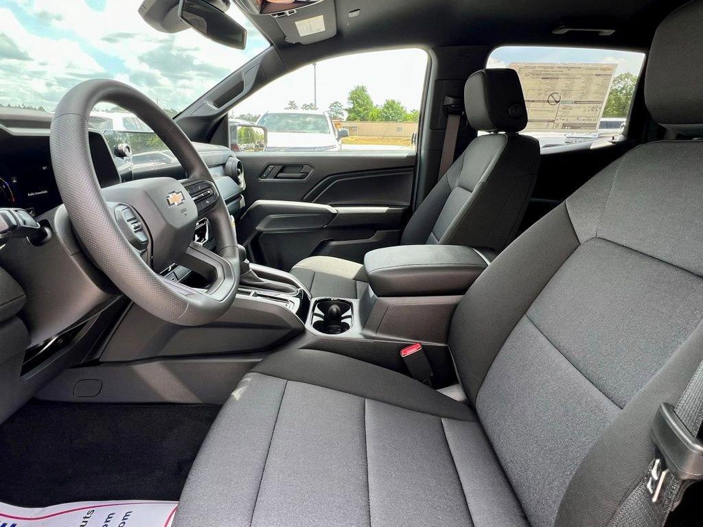 new 2025 Chevrolet Colorado car, priced at $33,125