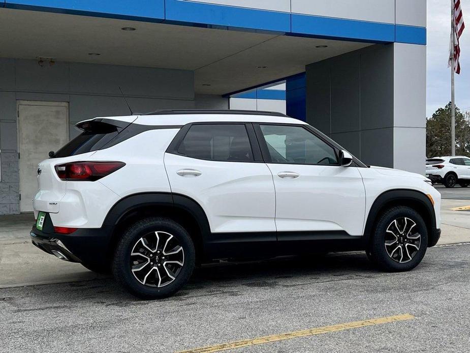 new 2025 Chevrolet TrailBlazer car, priced at $29,640