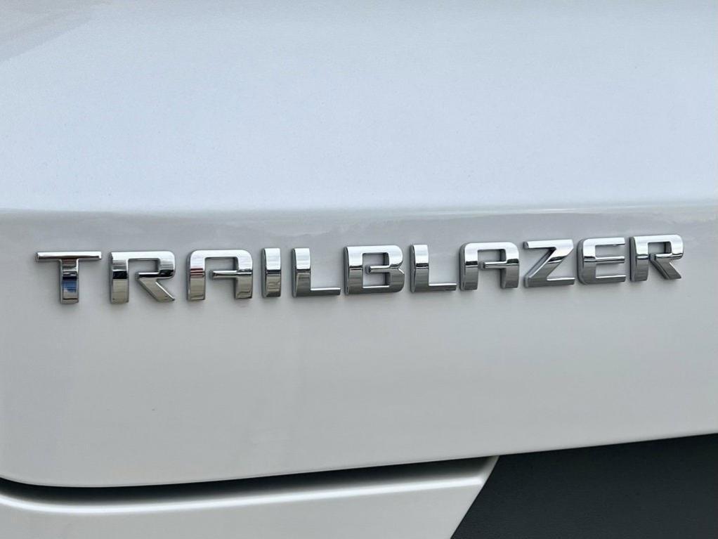 new 2025 Chevrolet TrailBlazer car, priced at $29,640