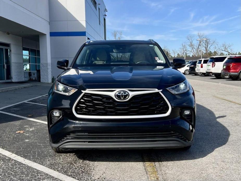 used 2021 Toyota Highlander car, priced at $31,498