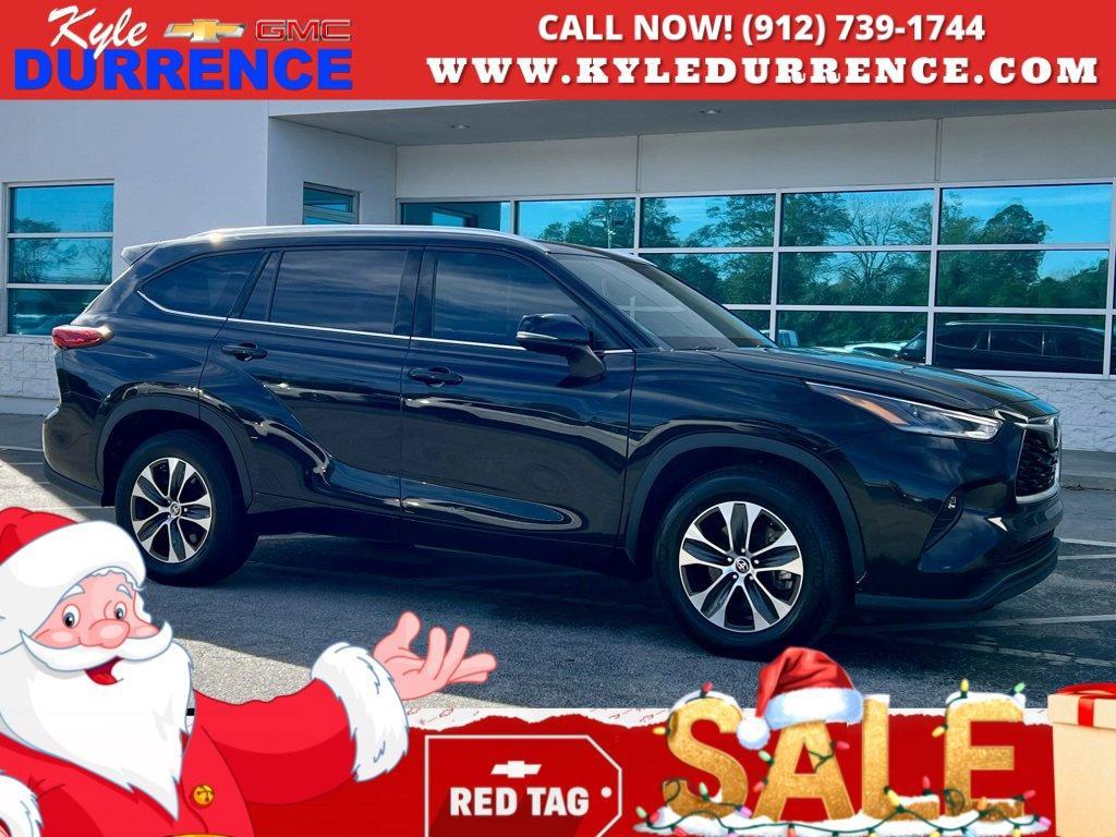 used 2021 Toyota Highlander car, priced at $31,498