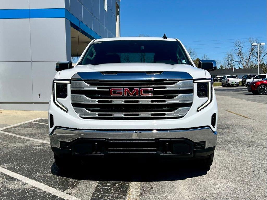 new 2025 GMC Sierra 1500 car, priced at $45,695