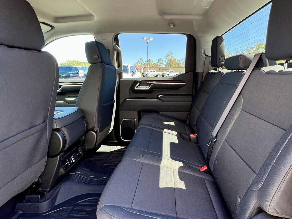 new 2025 GMC Sierra 1500 car, priced at $45,695