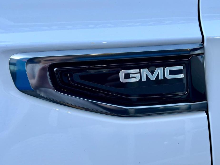 new 2024 GMC Yukon car, priced at $75,775