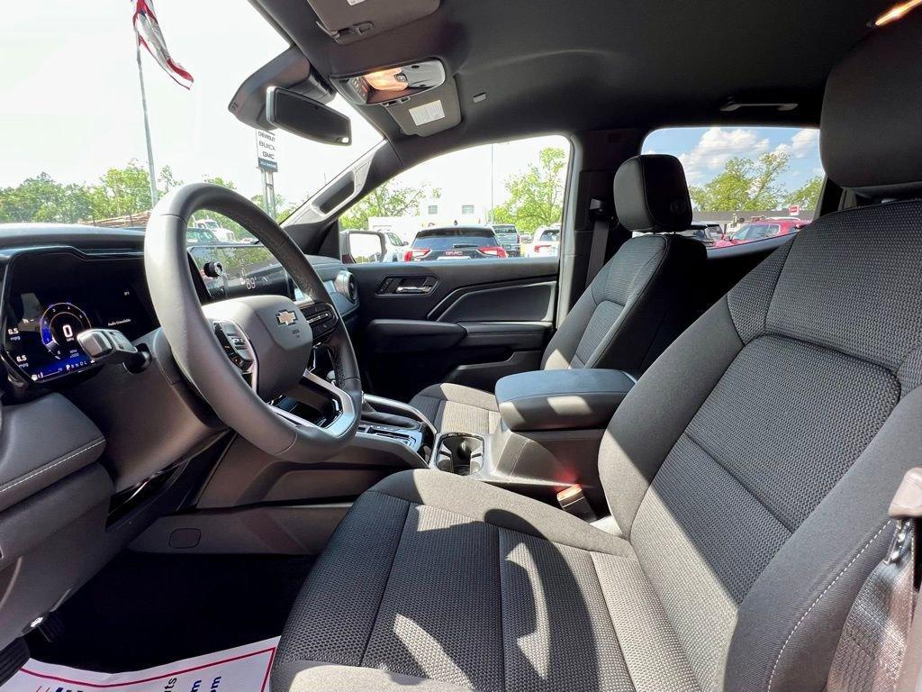 new 2025 Chevrolet Colorado car, priced at $39,125
