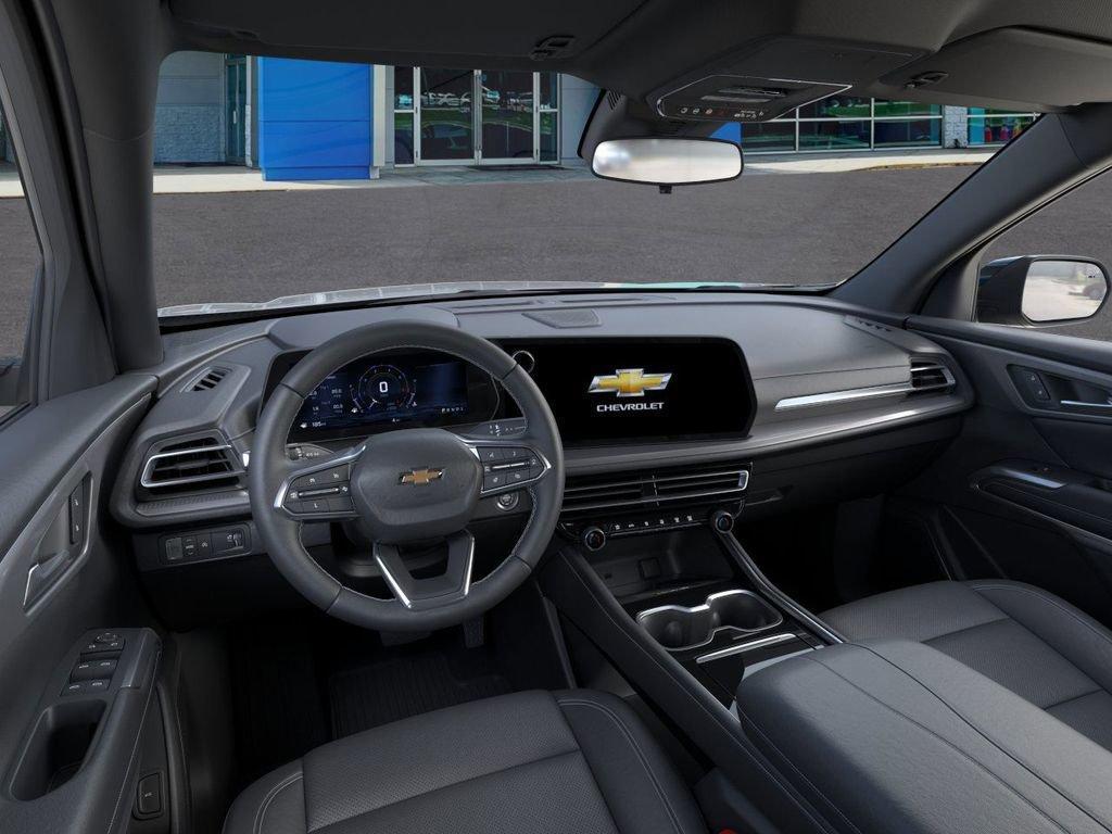 new 2025 Chevrolet Traverse car