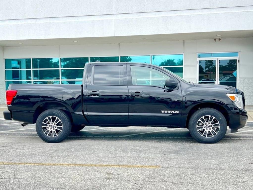 used 2023 Nissan Titan car, priced at $33,688