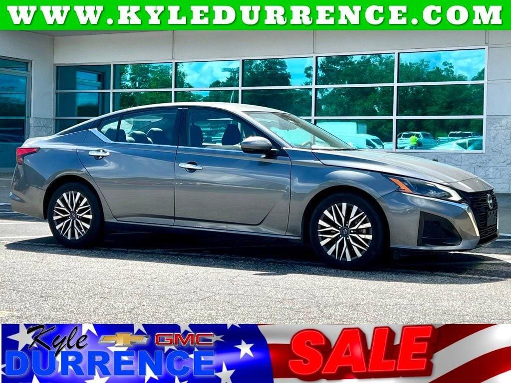 used 2023 Nissan Altima car, priced at $20,774