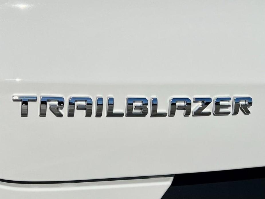 new 2025 Chevrolet TrailBlazer car, priced at $25,720