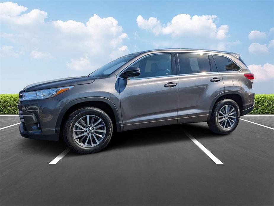 used 2018 Toyota Highlander car, priced at $29,497