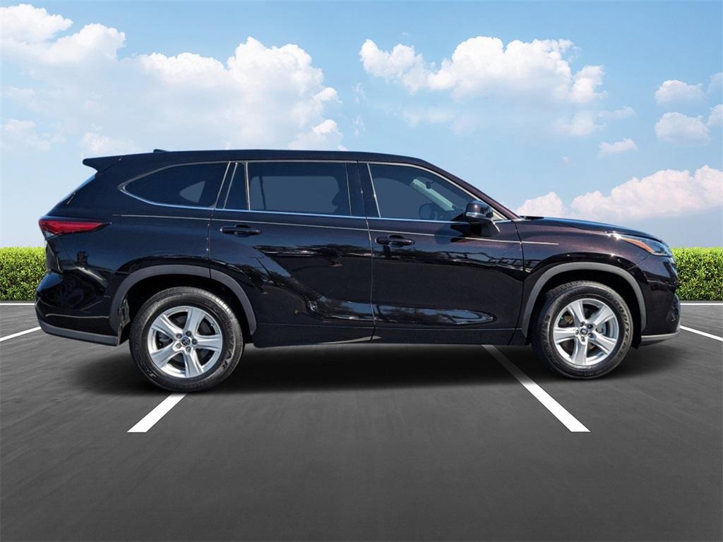 used 2021 Toyota Highlander car, priced at $33,997