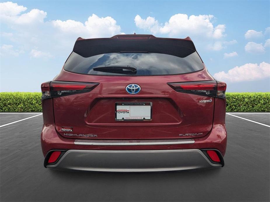 new 2024 Toyota Highlander Hybrid car