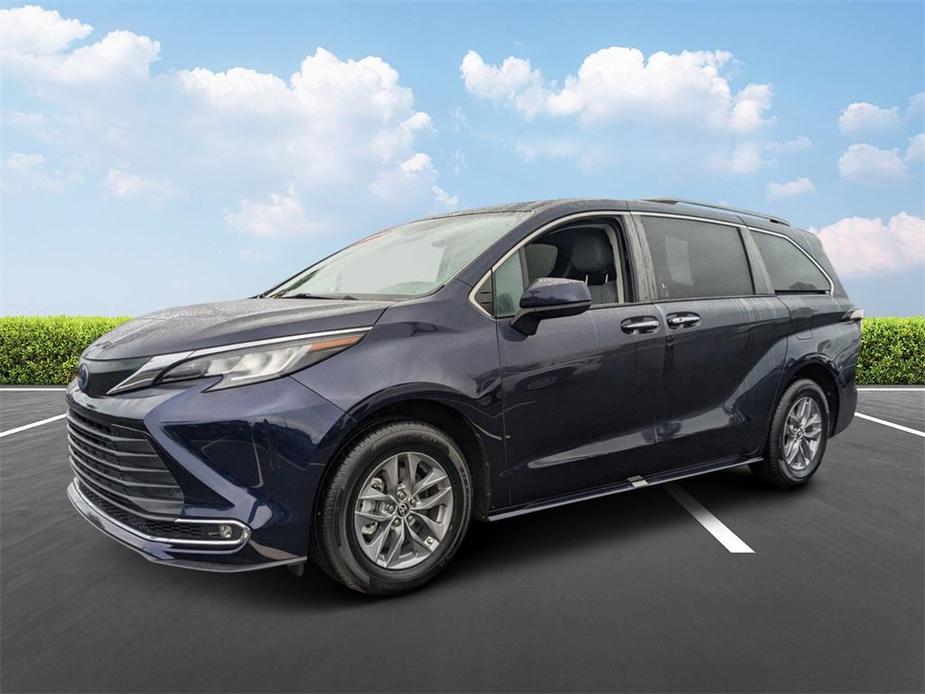 used 2022 Toyota Sienna car, priced at $38,997