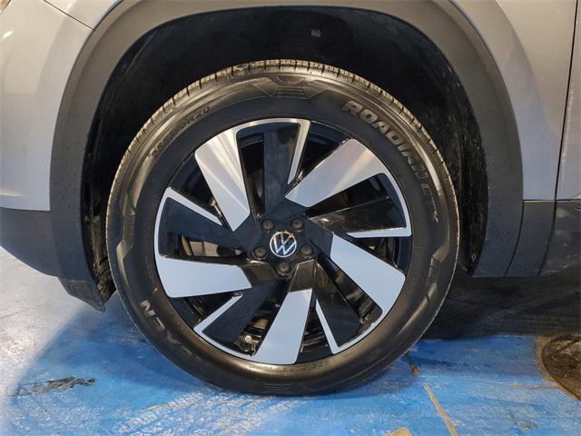 used 2024 Volkswagen Atlas Cross Sport car, priced at $34,000