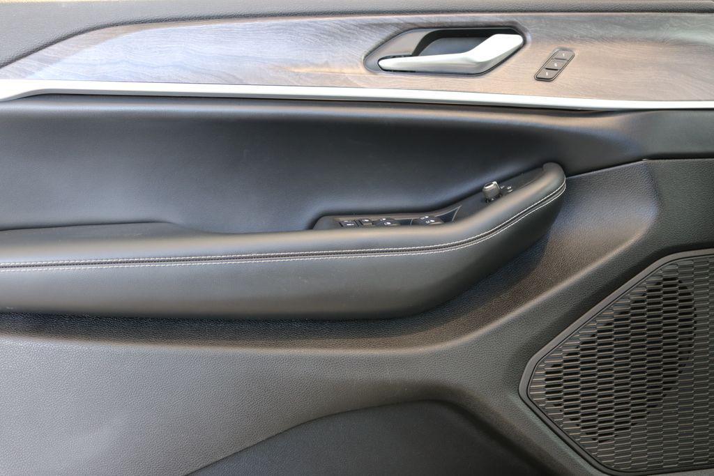 used 2023 Jeep Grand Cherokee L car, priced at $28,895