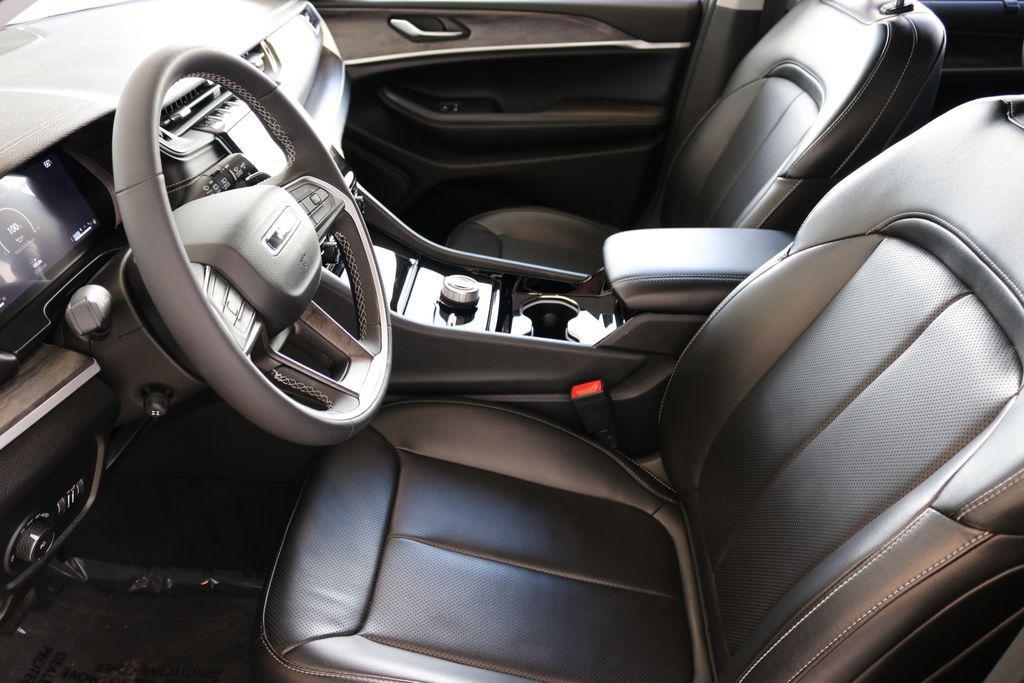 used 2023 Jeep Grand Cherokee L car, priced at $28,895