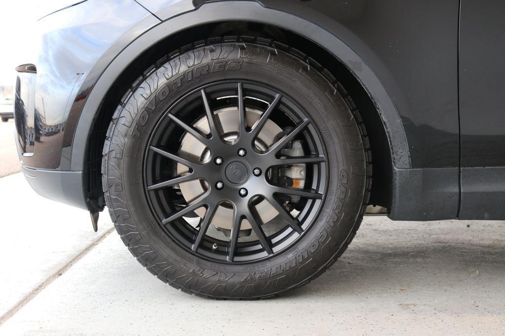 used 2017 Land Rover Discovery car