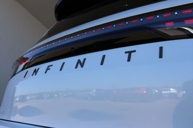 new 2025 INFINITI QX80 car, priced at $108,795