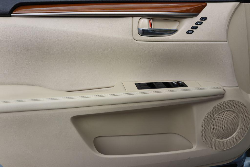 used 2013 Lexus ES 300h car, priced at $12,799