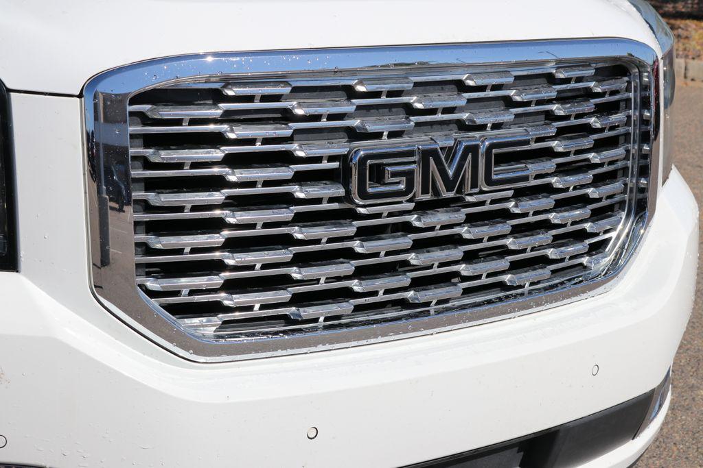 used 2018 GMC Yukon XL car, priced at $29,999