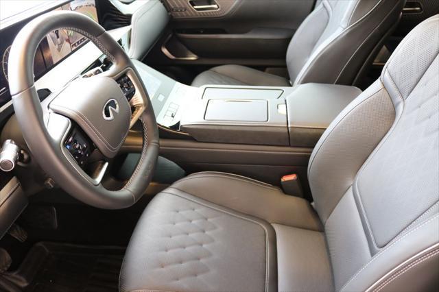 used 2025 INFINITI QX80 car, priced at $99,999