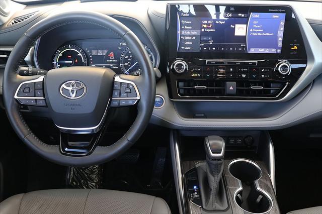 used 2020 Toyota Highlander Hybrid car, priced at $37,999