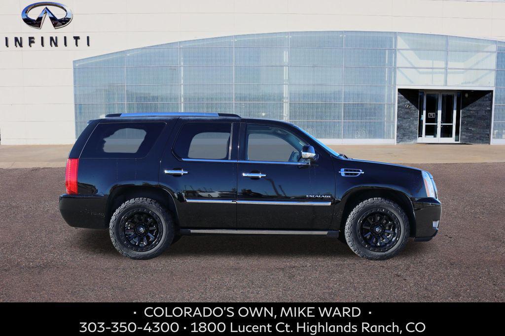 used 2014 Cadillac Escalade car, priced at $15,999