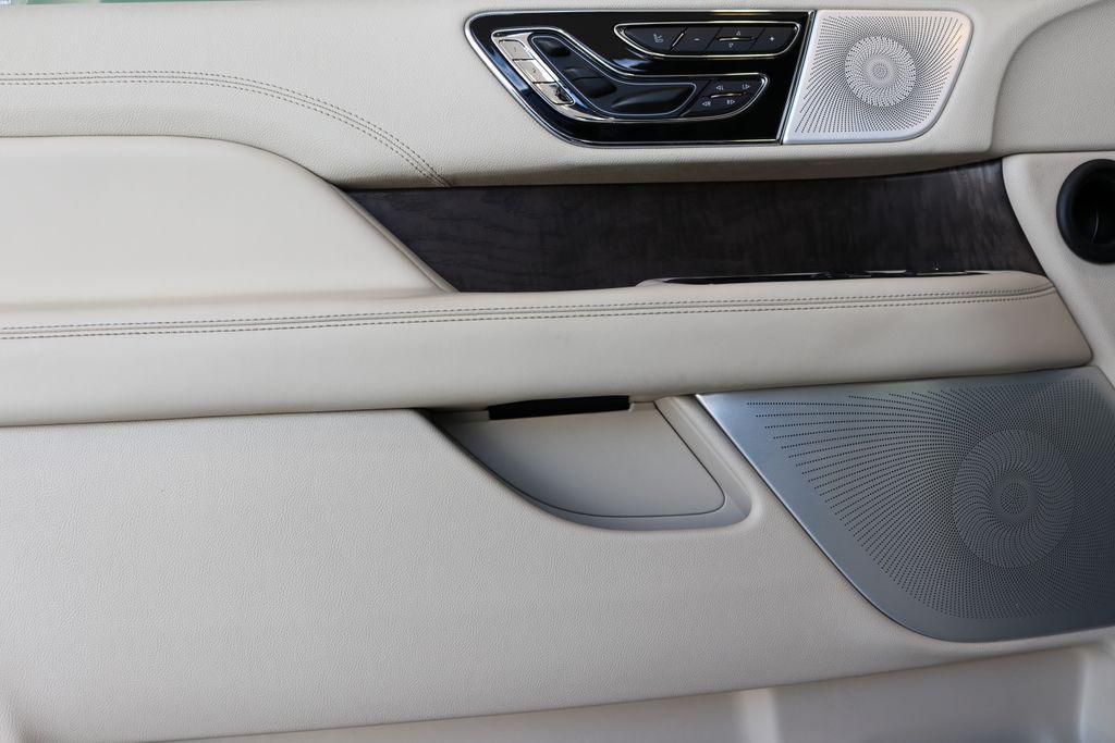 used 2020 Lincoln Navigator car, priced at $39,499