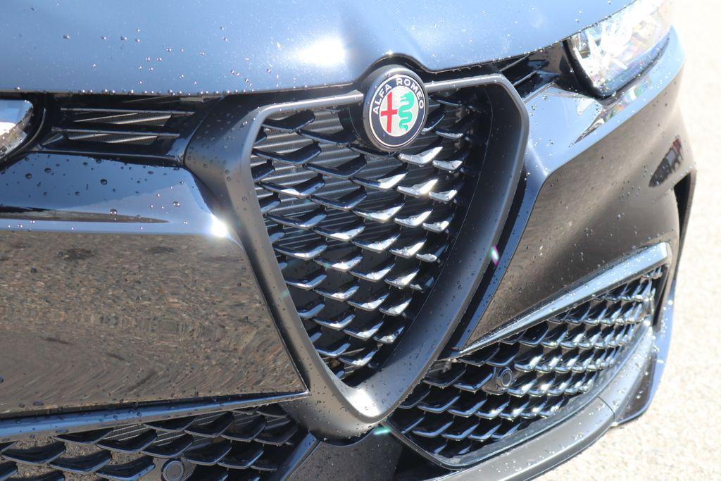 new 2025 Alfa Romeo Tonale car, priced at $40,625