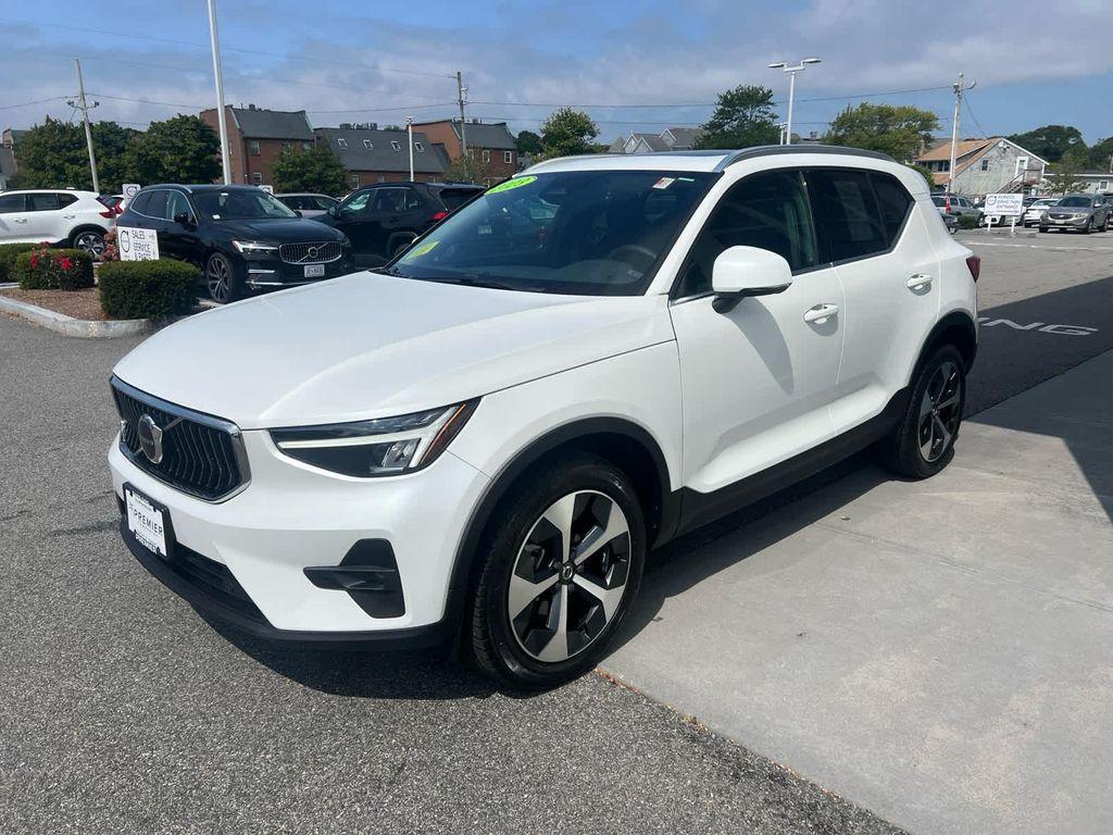 used 2023 Volvo XC40 car, priced at $32,400