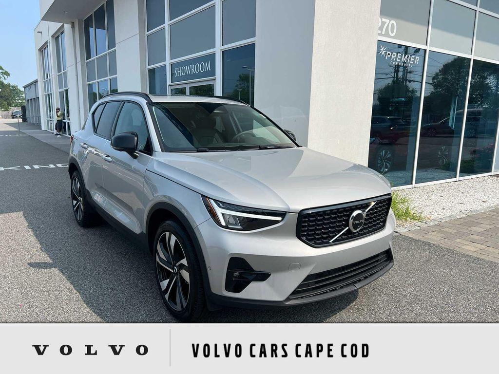 used 2025 Volvo XC40 car, priced at $36,900
