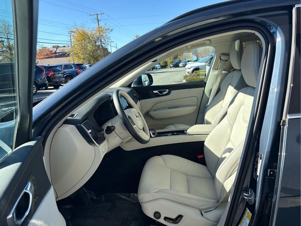 used 2022 Volvo XC60 car, priced at $29,700
