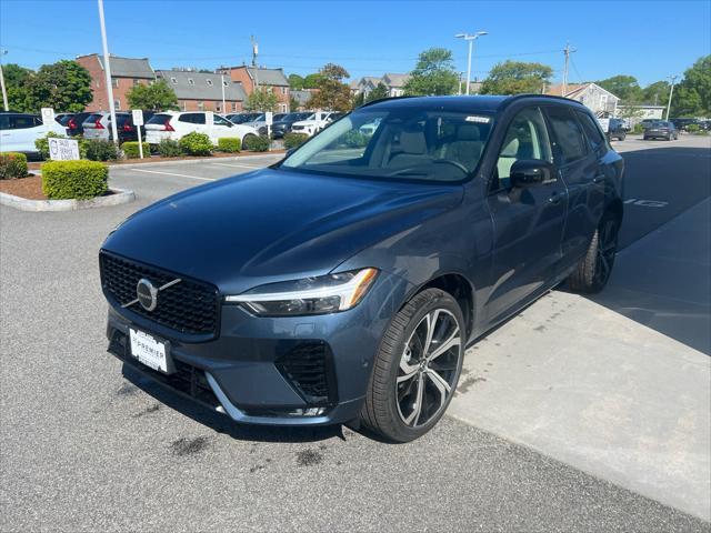 new 2025 Volvo XC60 car, priced at $60,660