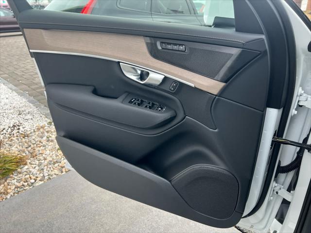 new 2025 Volvo XC90 Plug-In Hybrid car, priced at $79,195