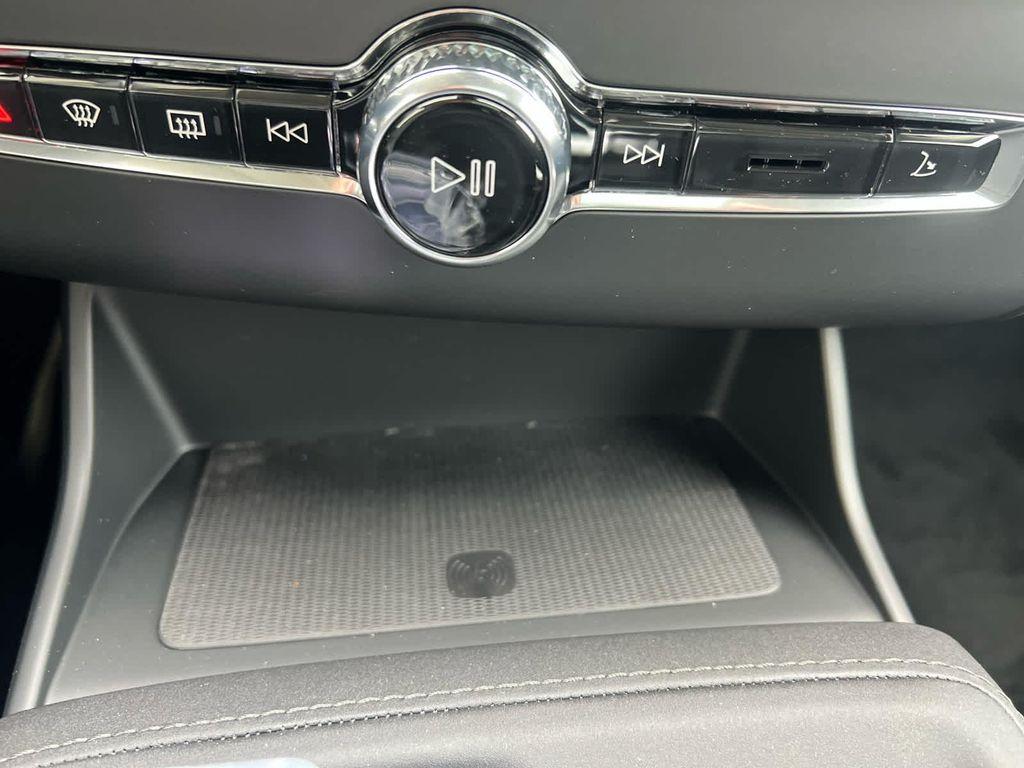 new 2025 Volvo XC90 Plug-In Hybrid car, priced at $79,195