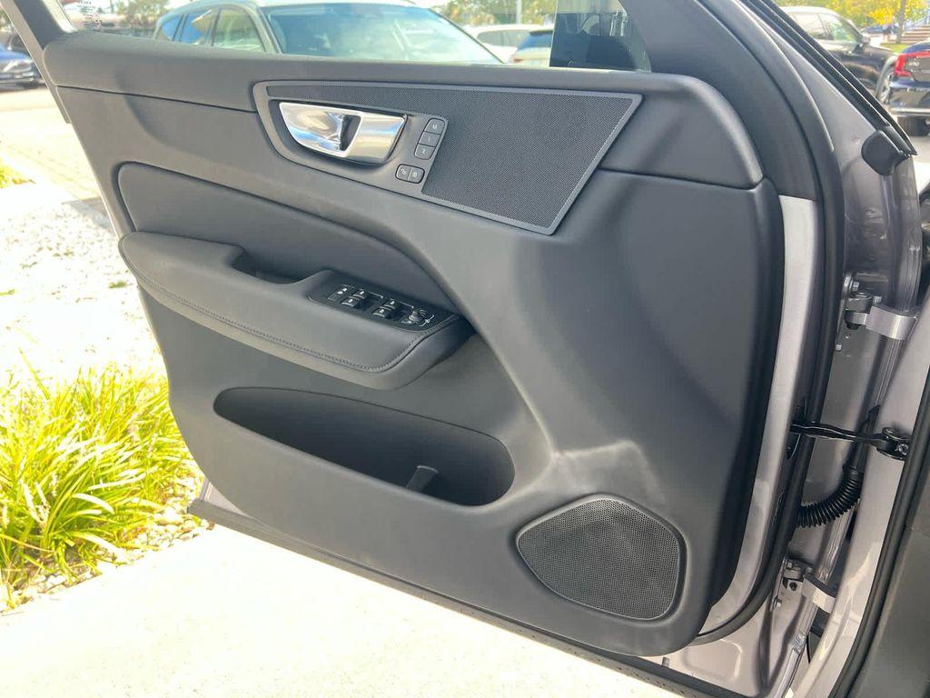 new 2026 Volvo XC60 car, priced at $57,985