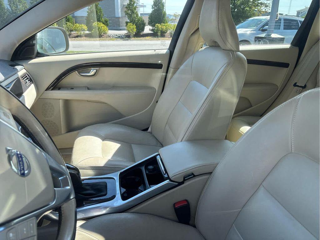 used 2016 Volvo XC70 car, priced at $18,900