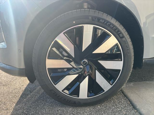 new 2025 Volvo EX90 car, priced at $90,640