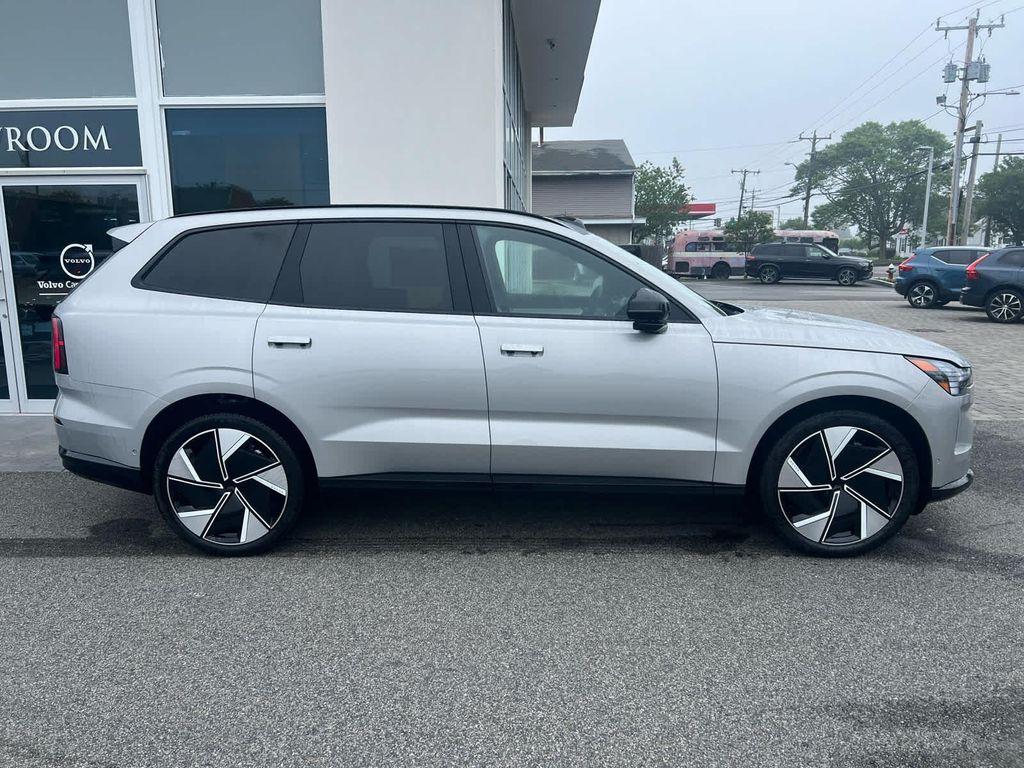 new 2025 Volvo EX90 car, priced at $86,685