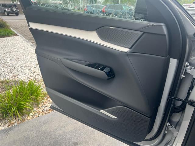 new 2025 Volvo EX90 car, priced at $86,685